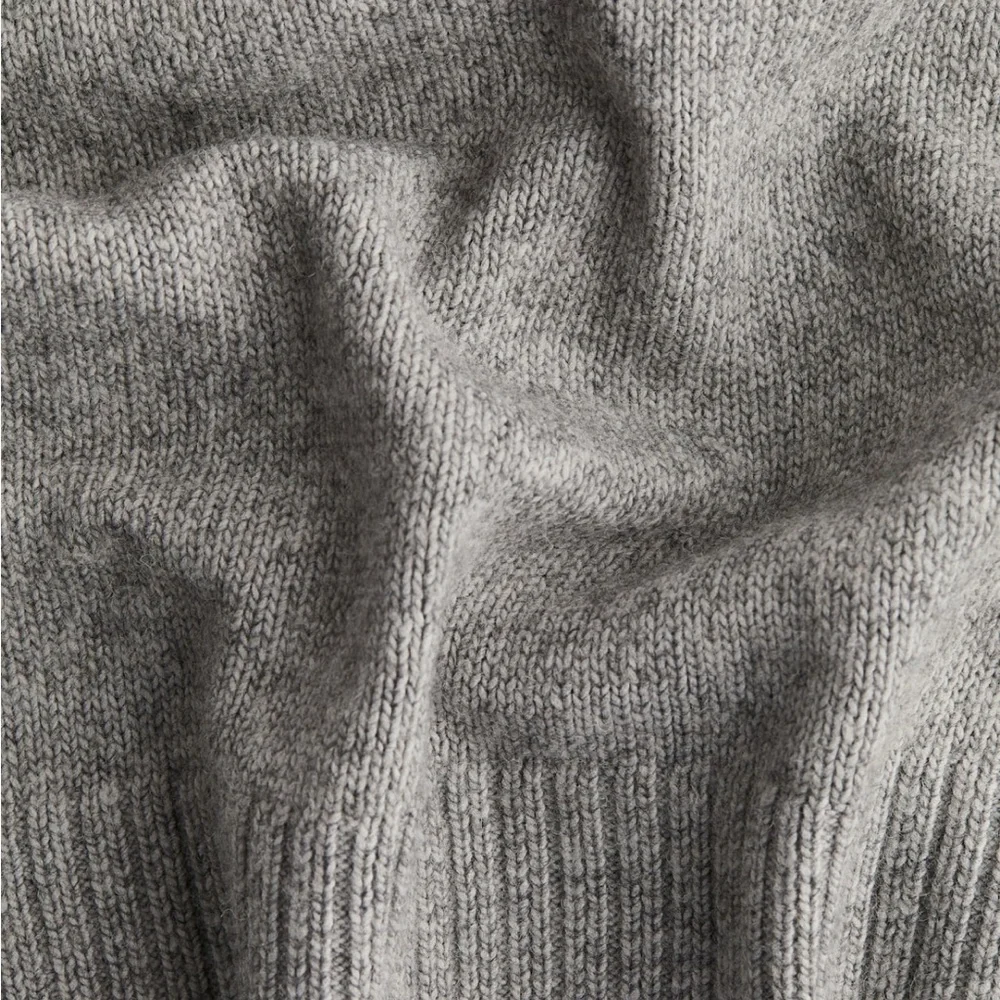 H&M OVERSIZED TURTLENECK SWEATER in gray melange, size XXS - Picture 2 of 2